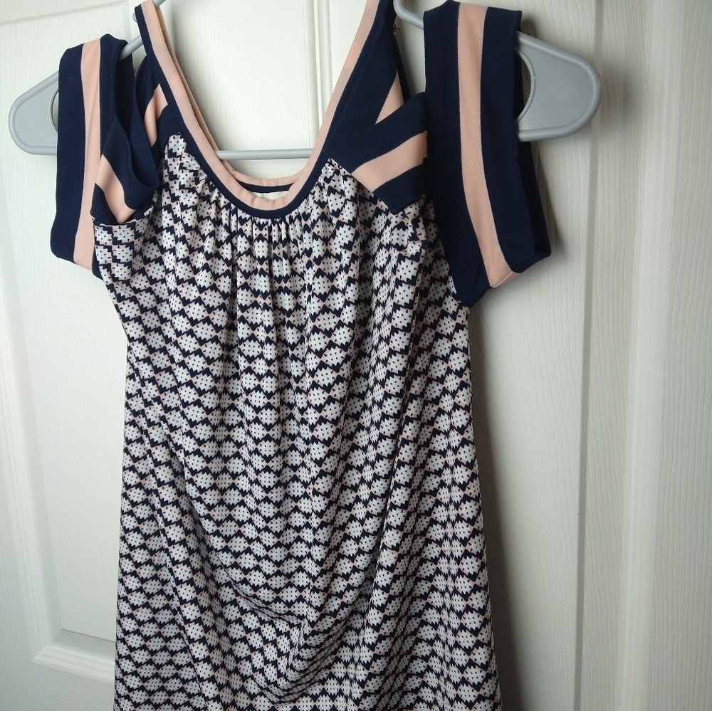 $ Max studio blue peach geometric design crew neck cold shoulder blouse. Size S